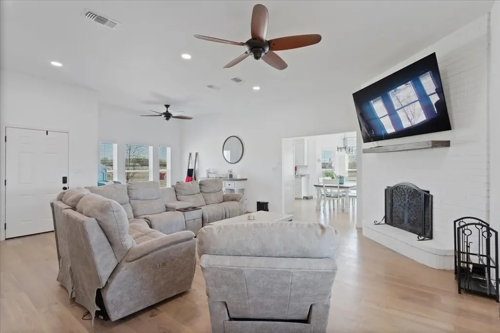 6514 Old Clarksville Road Reno TX 75462