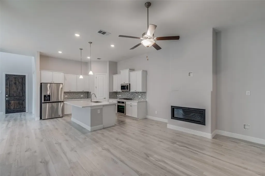 4322 Maple Bloom Drive Arlington TX 76005