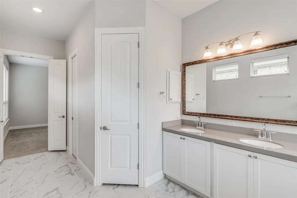 4322 Maple Bloom Drive Arlington TX 76005