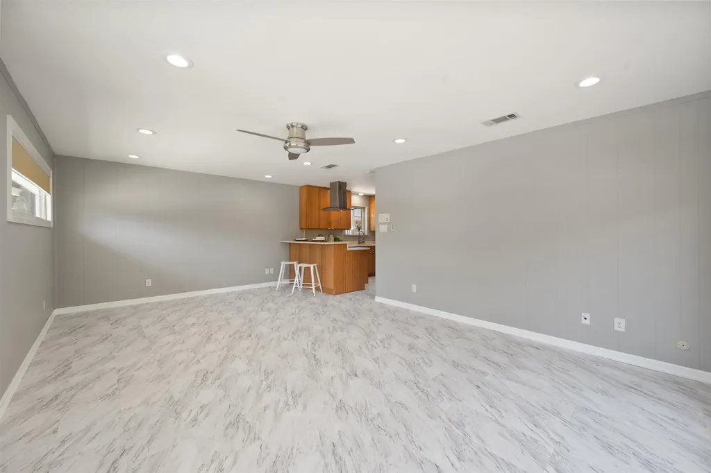 2211 Southcrest Drive Arlington TX 76013
