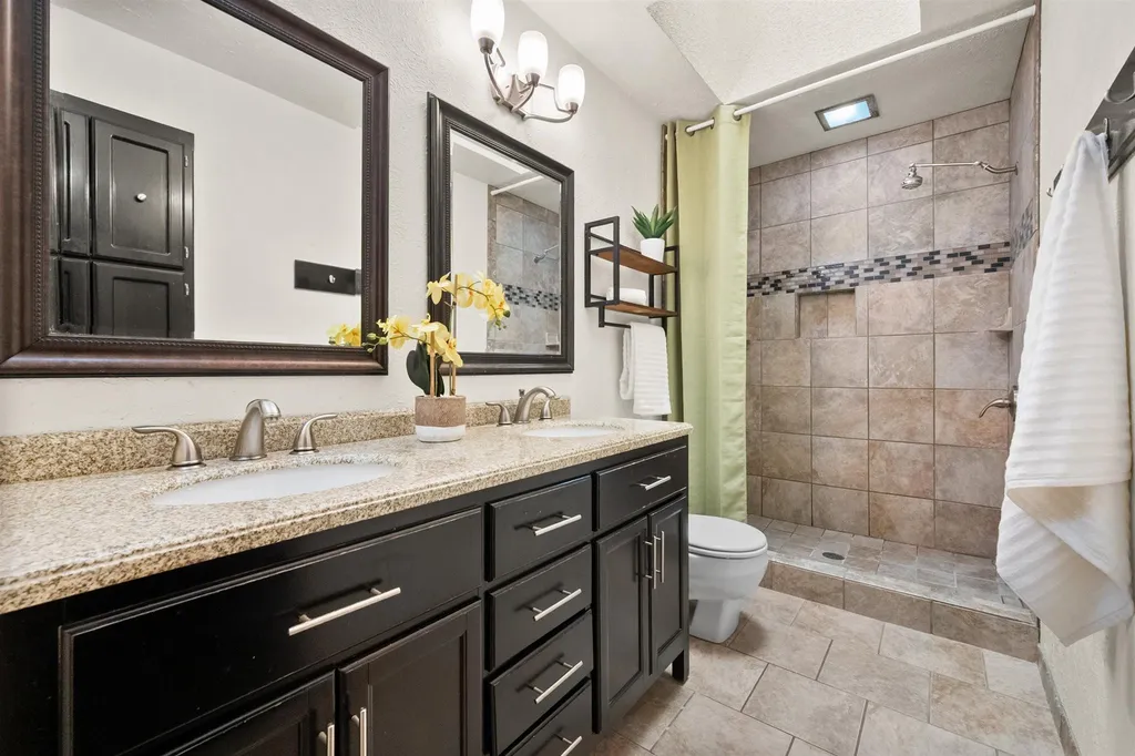 2211 Southcrest Drive Arlington TX 76013