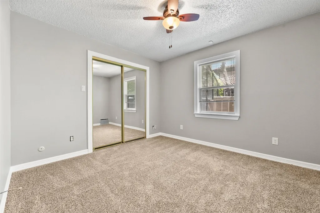 2211 Southcrest Drive Arlington TX 76013