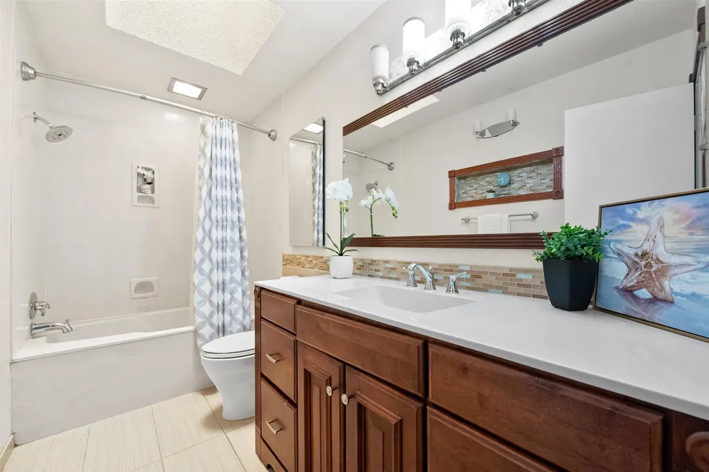 2211 Southcrest Drive Arlington TX 76013