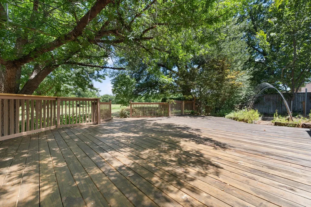 2211 Southcrest Drive Arlington TX 76013