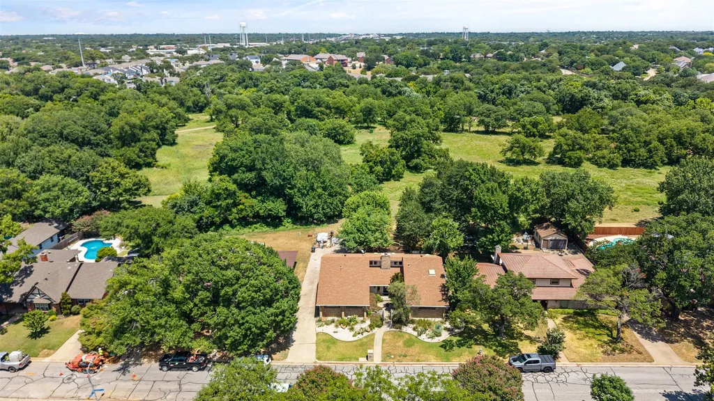2211 Southcrest Drive Arlington TX 76013
