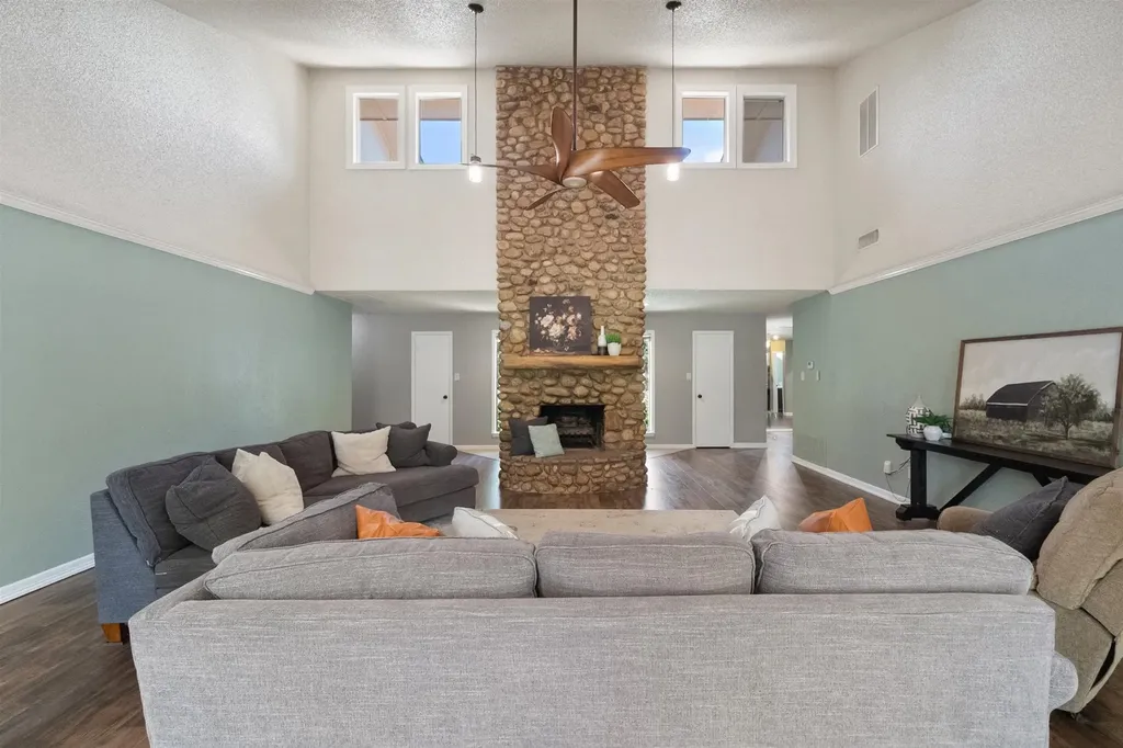 2211 Southcrest Drive Arlington TX 76013