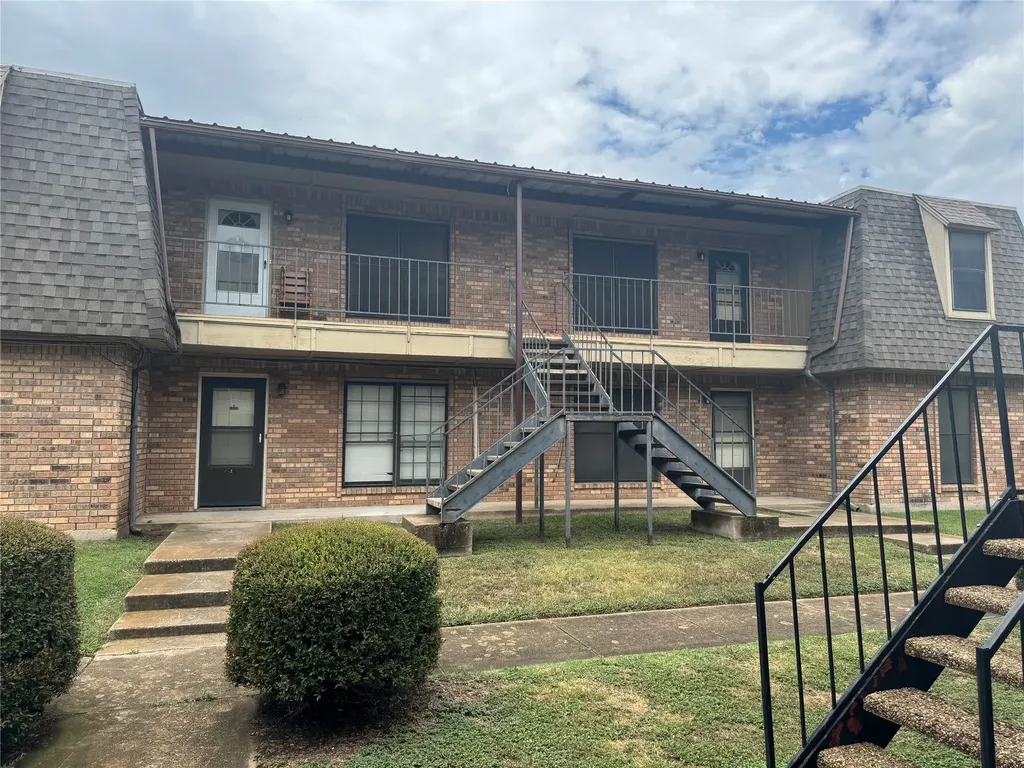 9519-D Westpark Drive Benbrook TX 76126