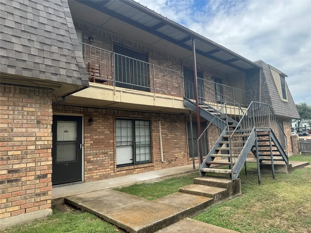 9519-D Westpark Drive Benbrook TX 76126