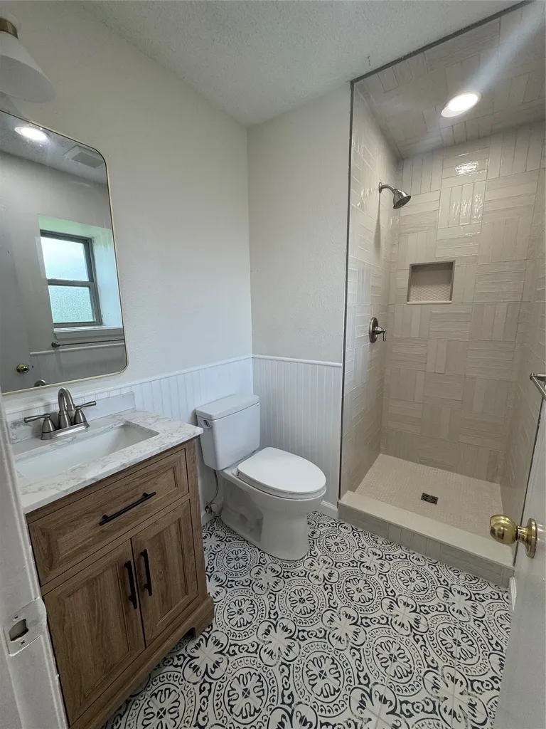 9519-D Westpark Drive Benbrook TX 76126