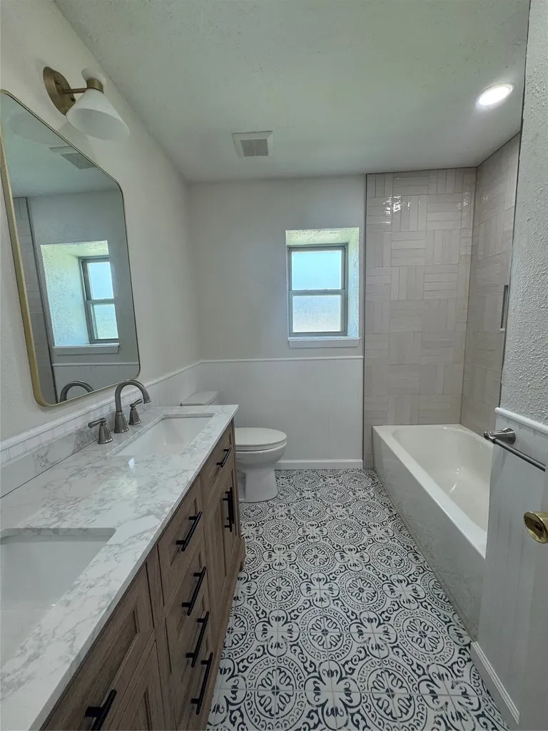 9519-D Westpark Drive Benbrook TX 76126