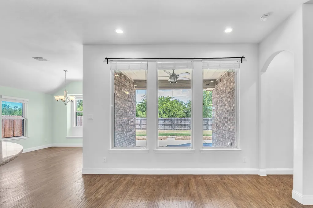 216 Ovaletta Drive Justin TX 76247