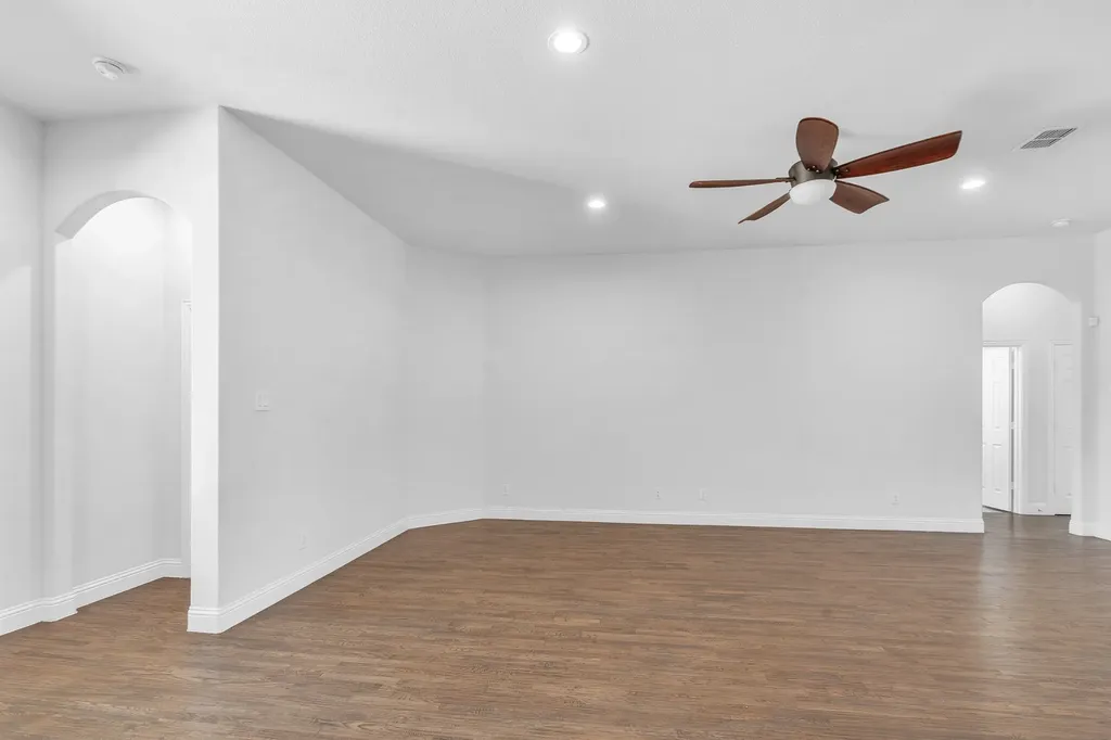 216 Ovaletta Drive Justin TX 76247