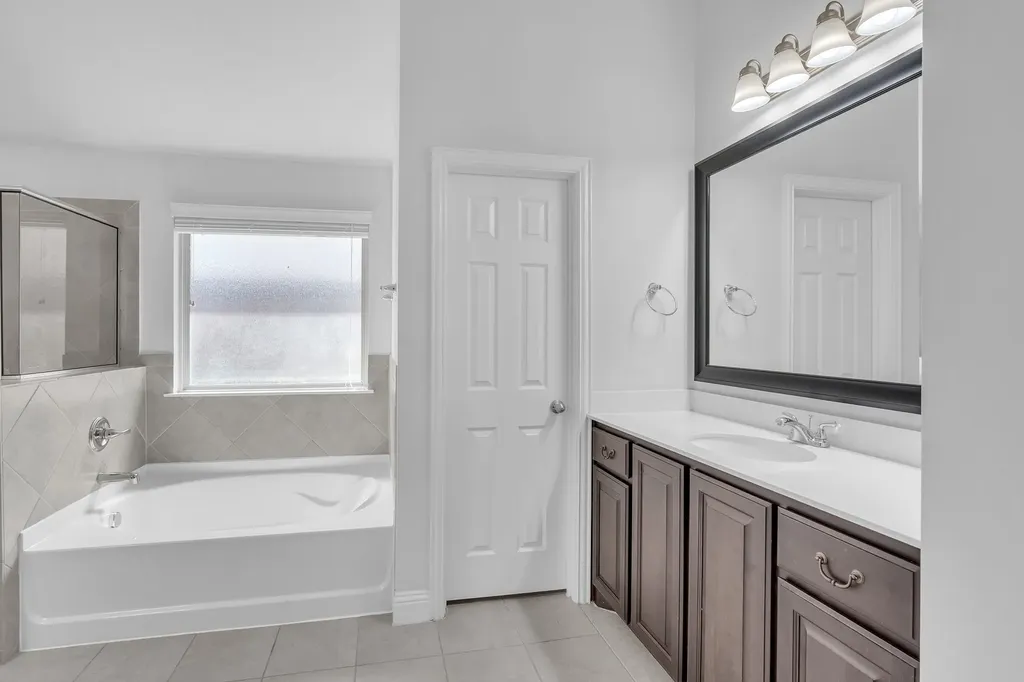216 Ovaletta Drive Justin TX 76247