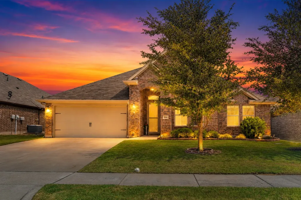 216 Ovaletta Drive Justin TX 76247