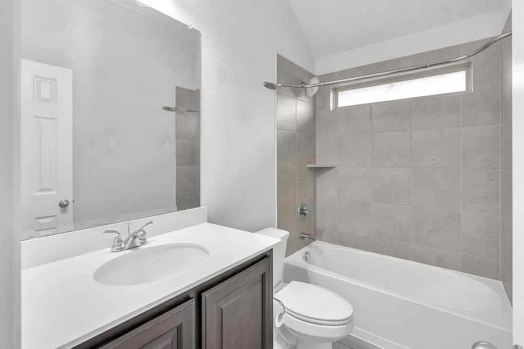 216 Ovaletta Drive Justin TX 76247