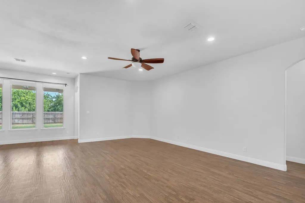 216 Ovaletta Drive Justin TX 76247