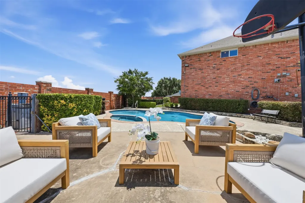3936 Gillespie Drive Carrollton TX 75010