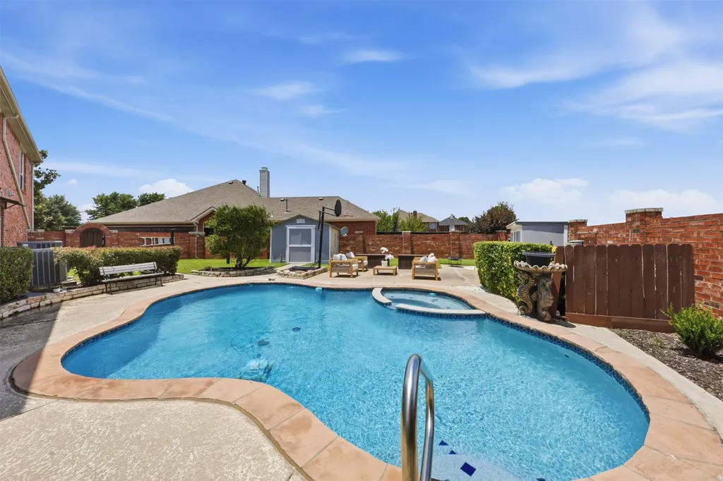 3936 Gillespie Drive Carrollton TX 75010