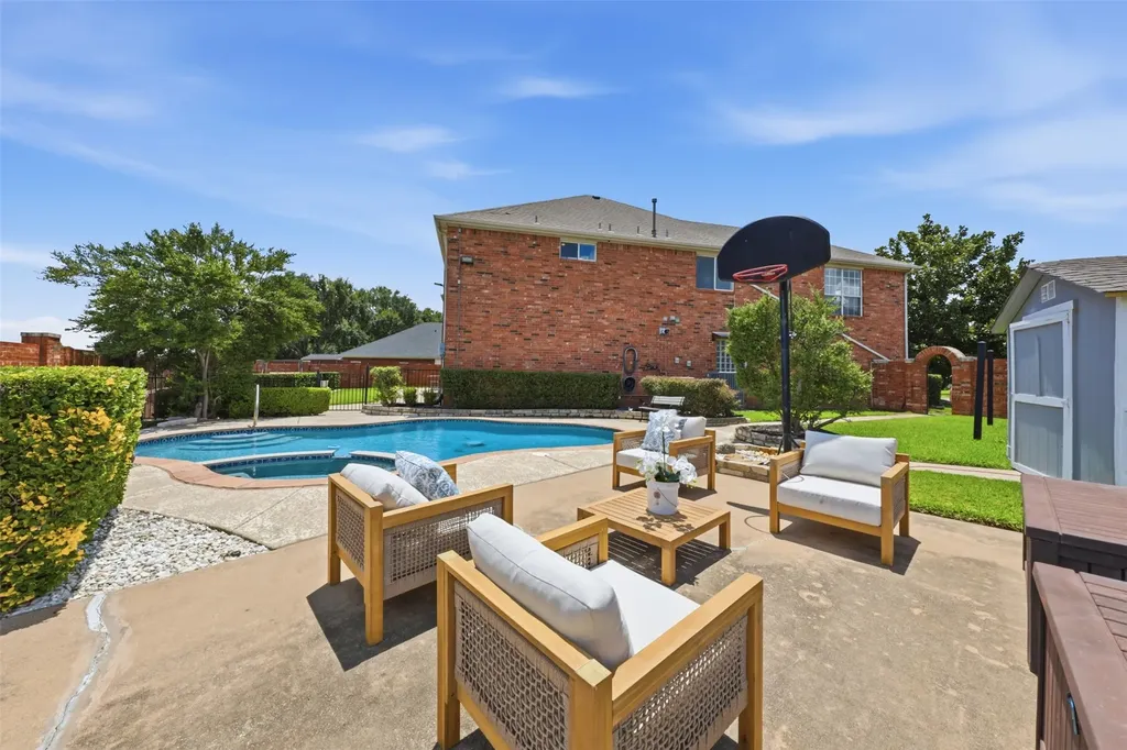3936 Gillespie Drive Carrollton TX 75010