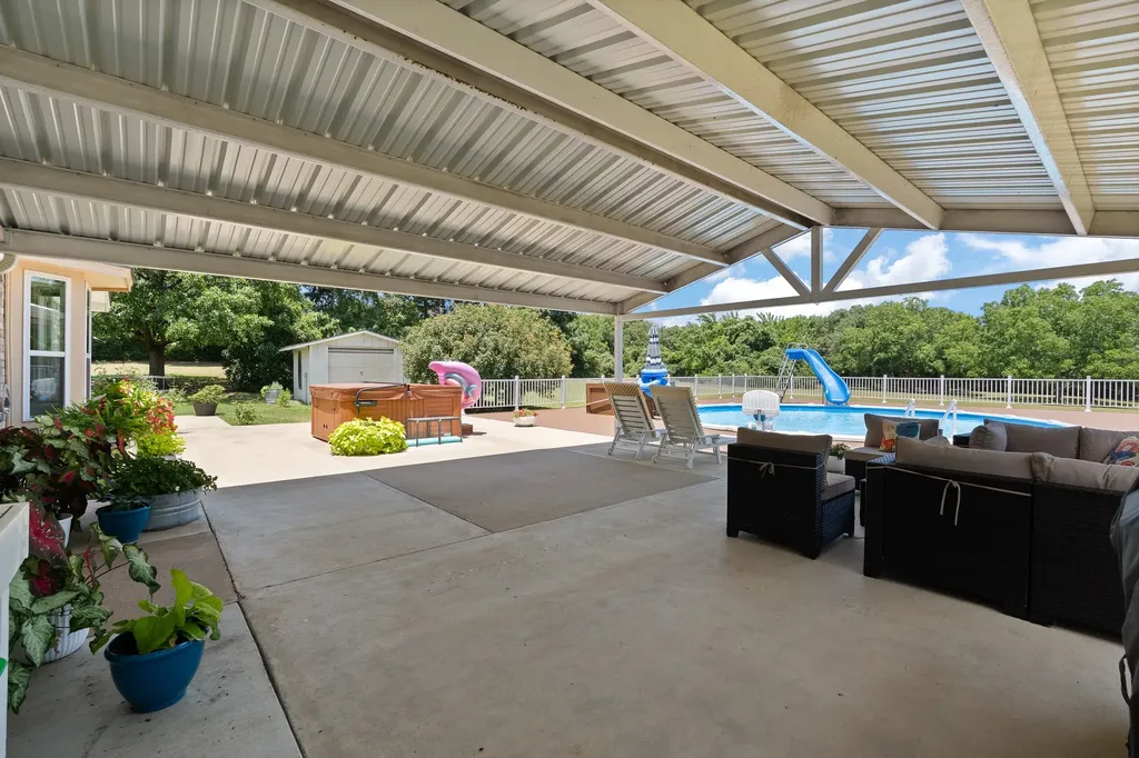 1309 Shannon Drive Cleburne TX 76031