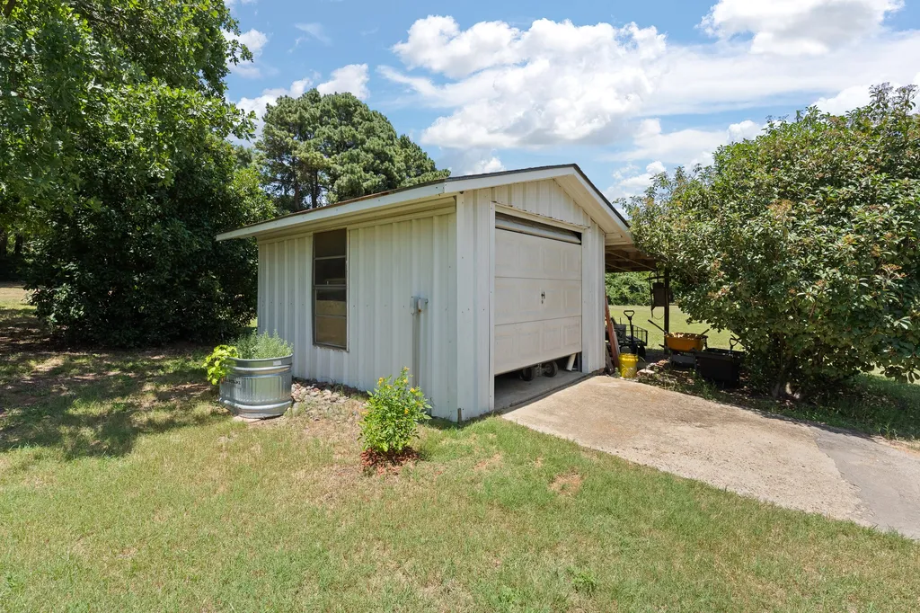 1309 Shannon Drive Cleburne TX 76031