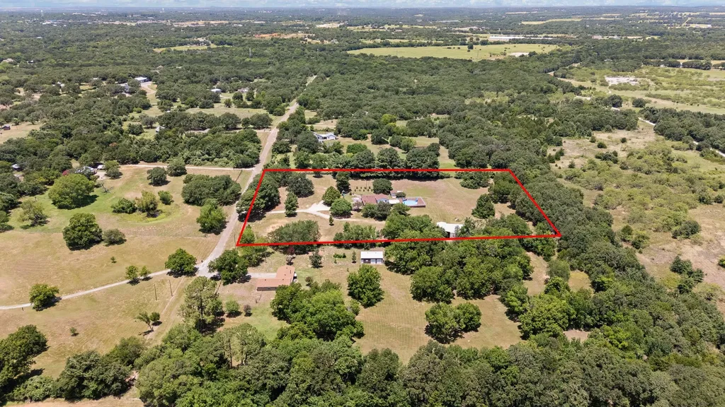 1309 Shannon Drive Cleburne TX 76031