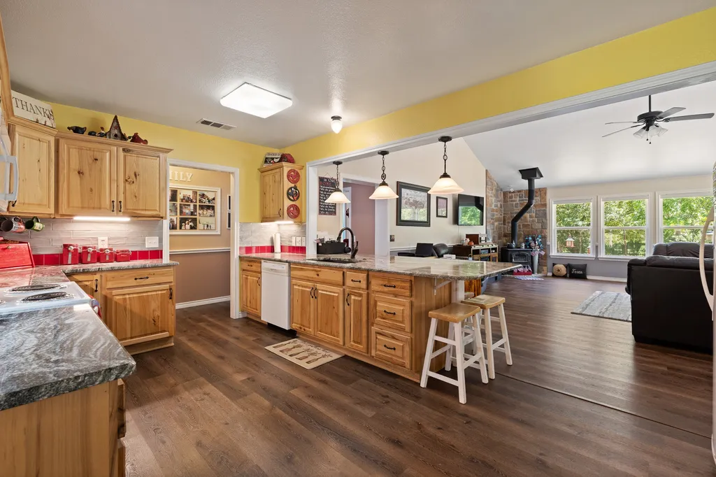1309 Shannon Drive Cleburne TX 76031