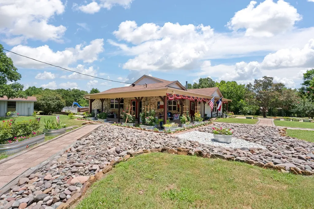 1309 Shannon Drive Cleburne TX 76031