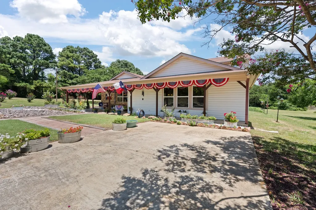 1309 Shannon Drive Cleburne TX 76031
