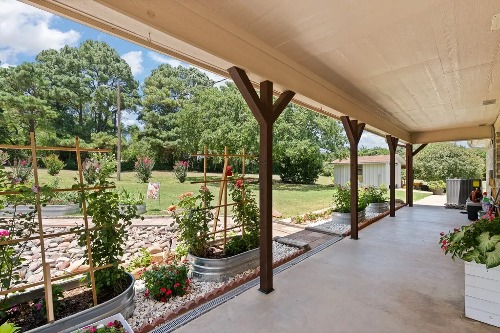 1309 Shannon Drive Cleburne TX 76031