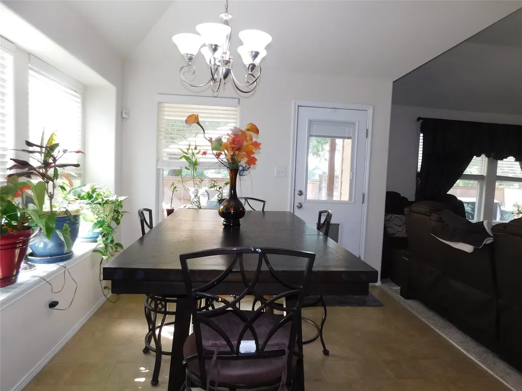 1516 Baslow Lane Burleson TX 76028