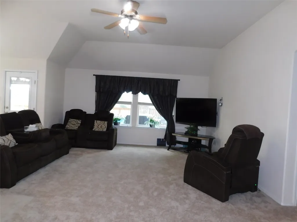 1516 Baslow Lane Burleson TX 76028