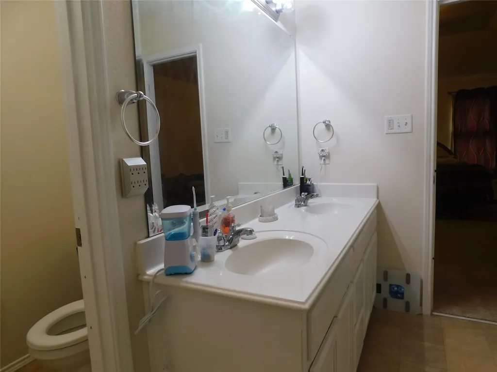 1516 Baslow Lane Burleson TX 76028