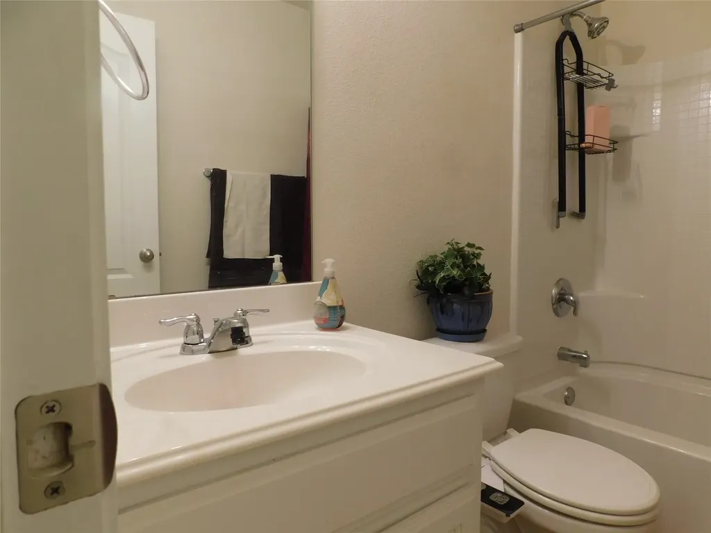 1516 Baslow Lane Burleson TX 76028