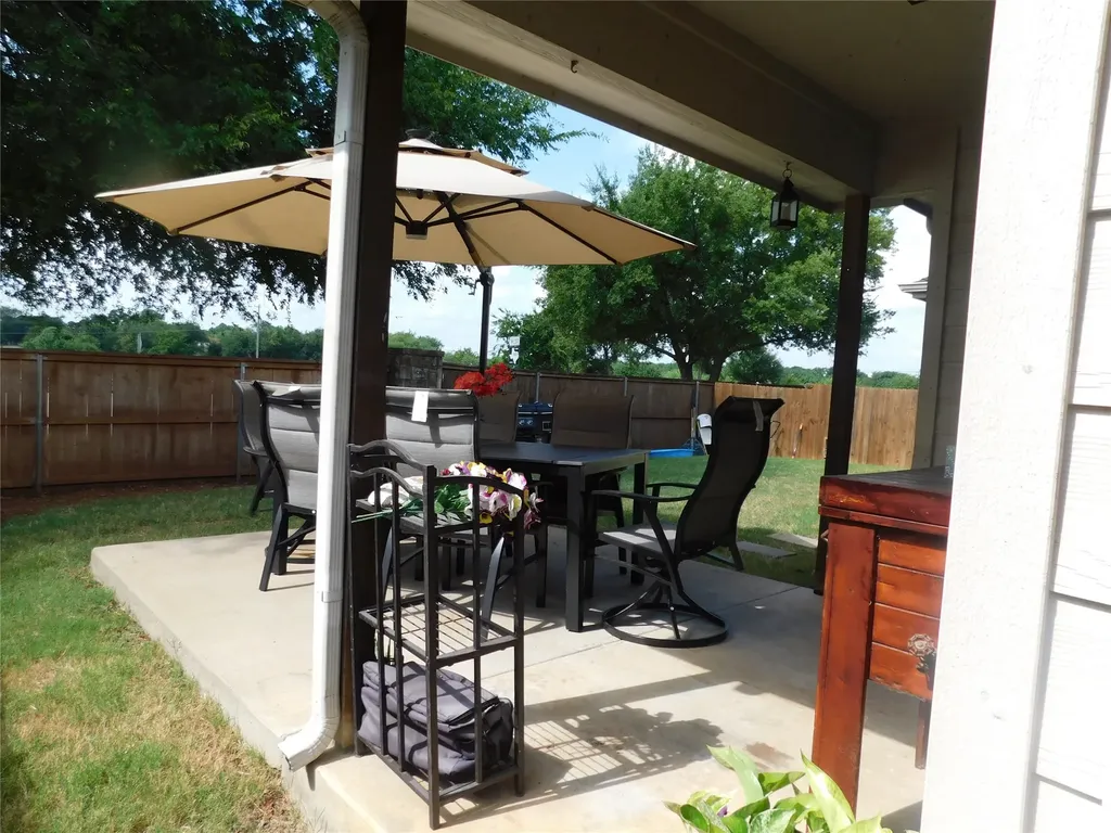 1516 Baslow Lane Burleson TX 76028