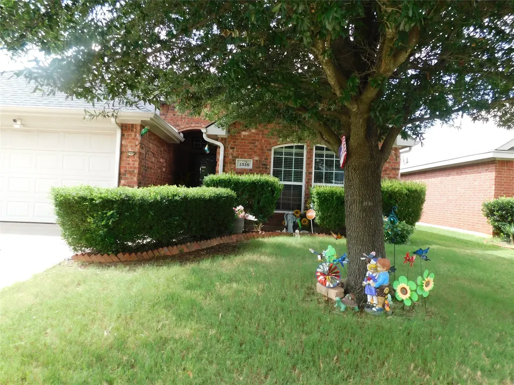 1516 Baslow Lane Burleson TX 76028
