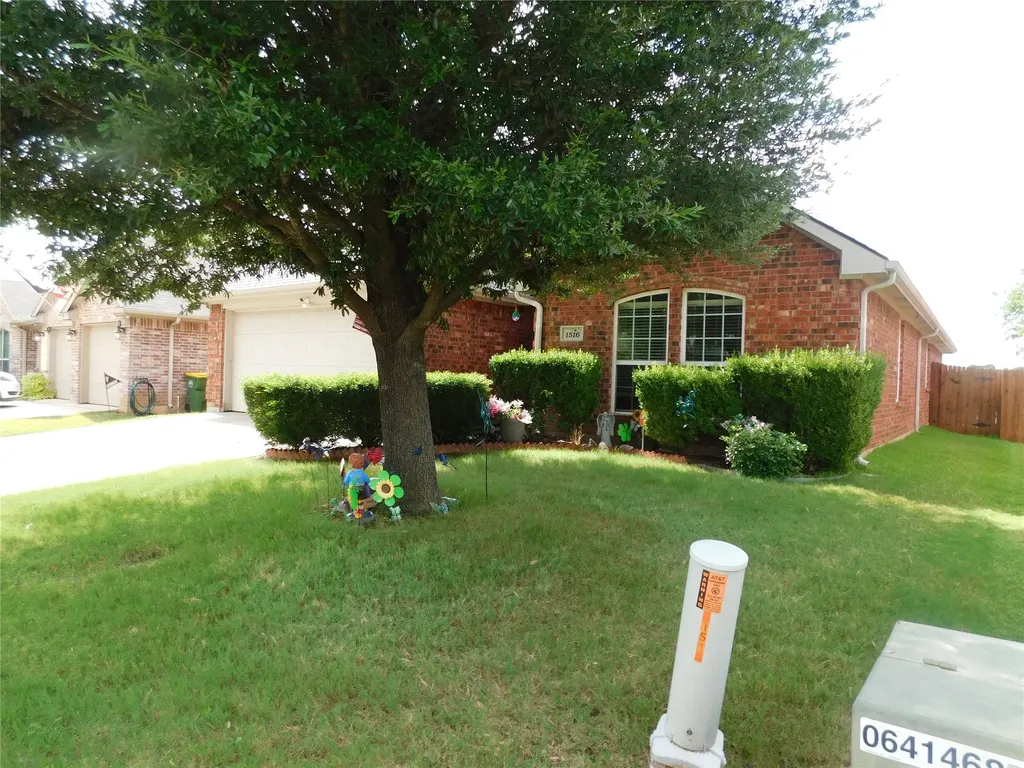1516 Baslow Lane Burleson TX 76028