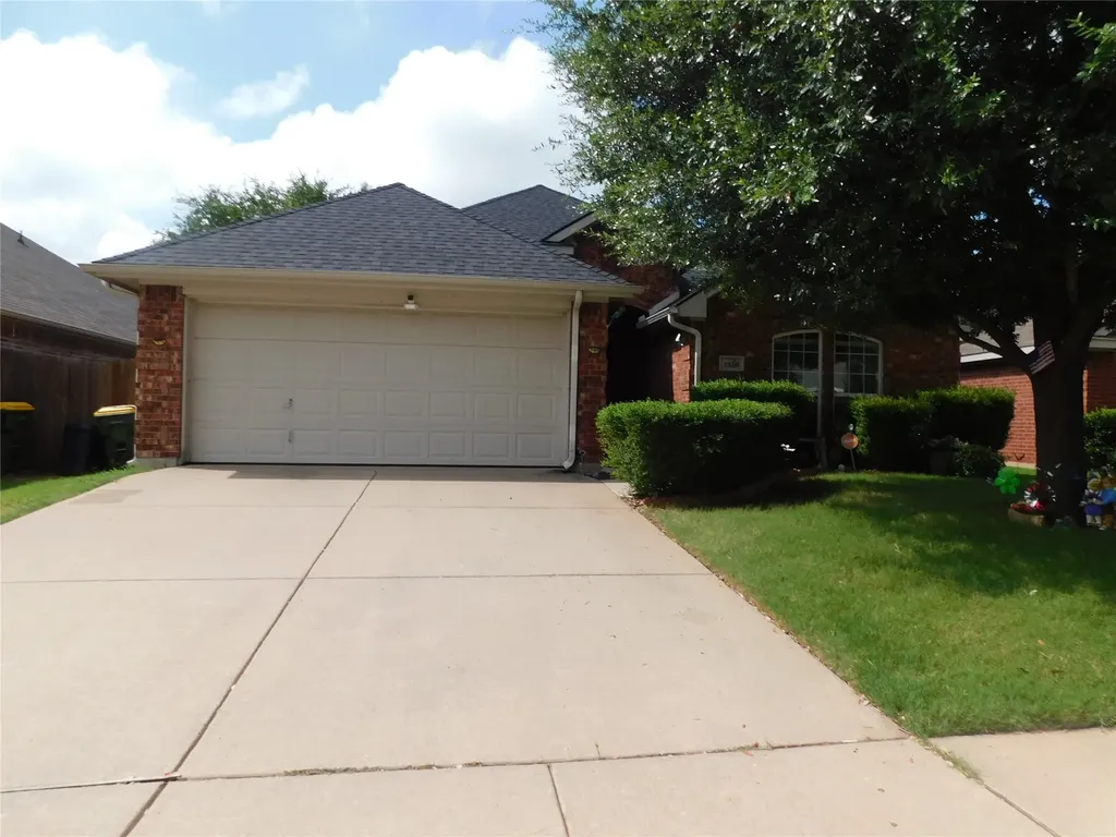 1516 Baslow Lane Burleson TX 76028