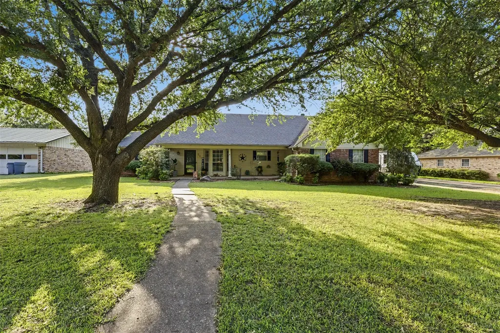 211 Meadow Drive New Boston TX 75570