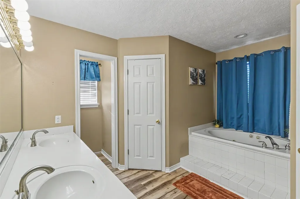 211 Meadow Drive New Boston TX 75570
