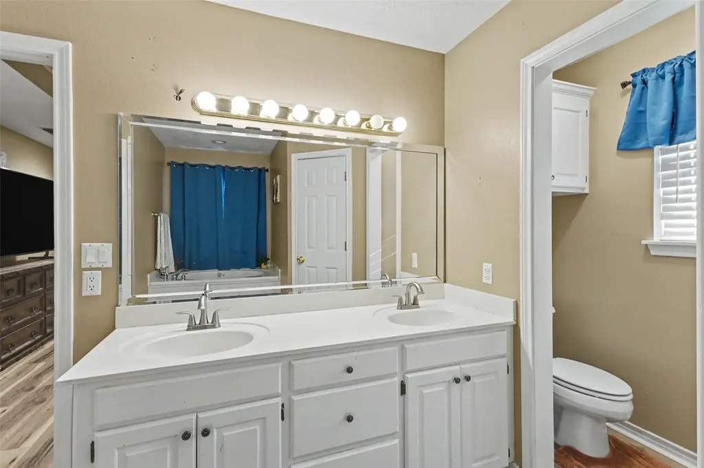 211 Meadow Drive New Boston TX 75570