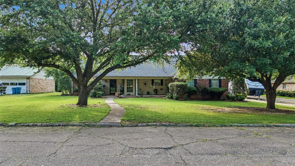 211 Meadow Drive New Boston TX 75570