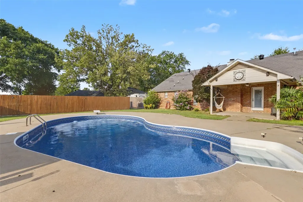 211 Meadow Drive New Boston TX 75570