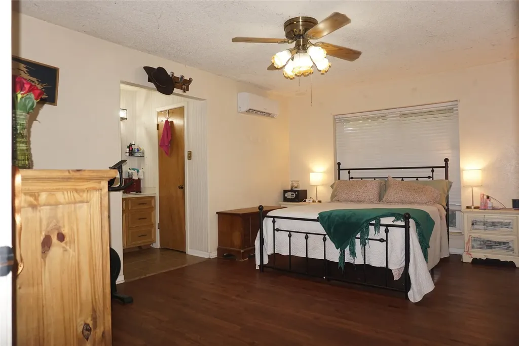 10808 Jeanell Drive Kemp TX 75143