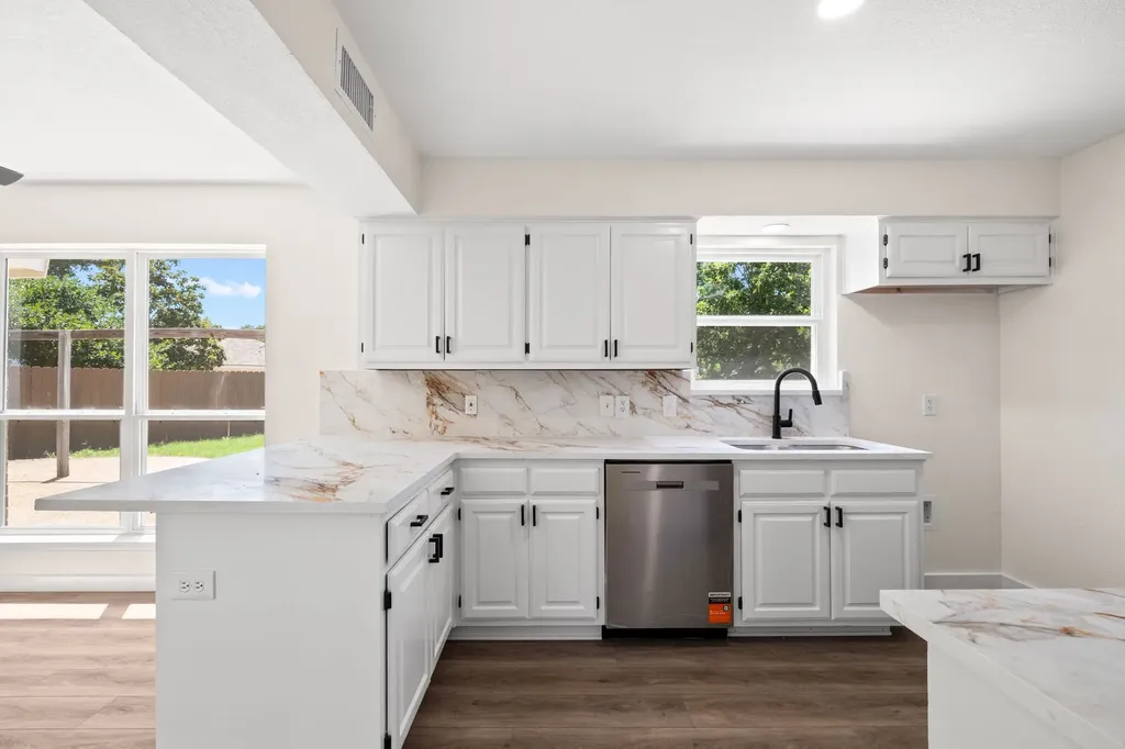 2006 Toulon Lane Carrollton TX 75007