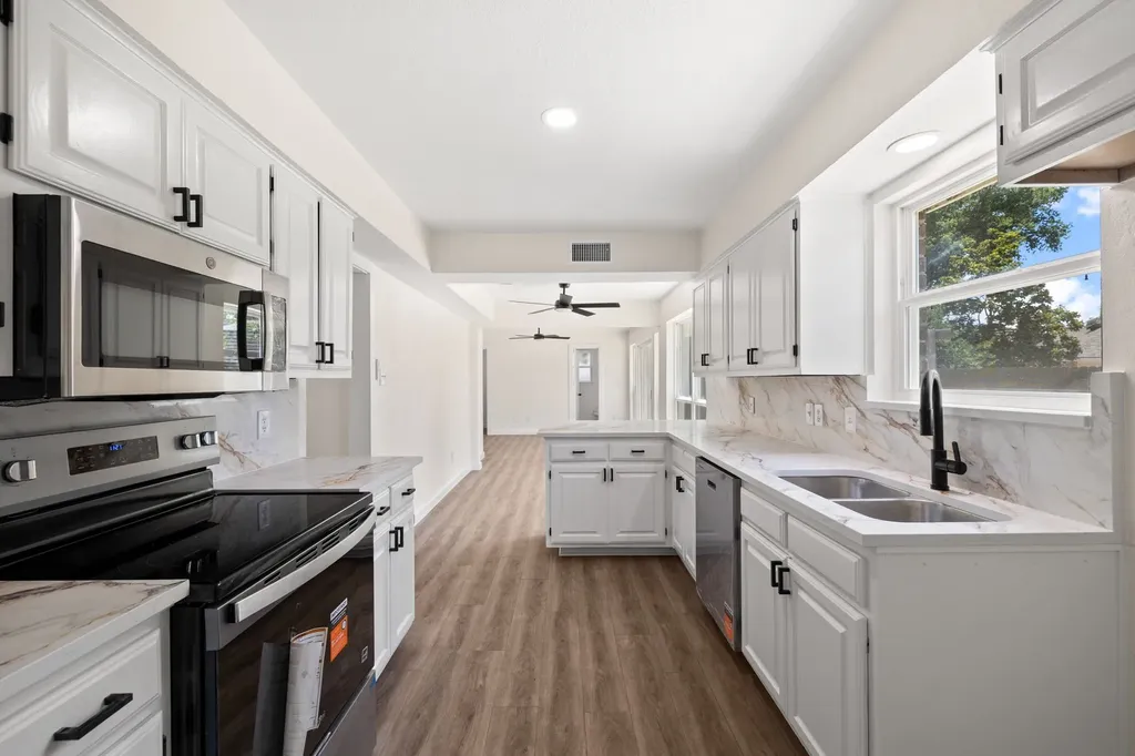 2006 Toulon Lane Carrollton TX 75007