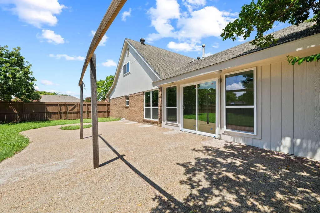 2006 Toulon Lane Carrollton TX 75007
