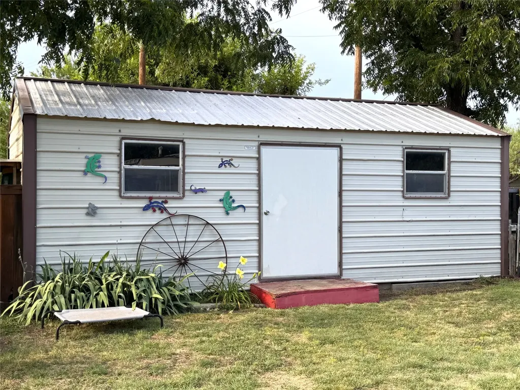 313 Miami Coleman TX 76834