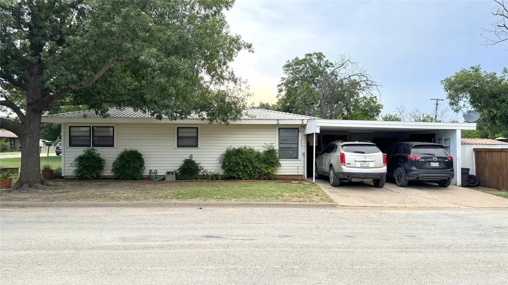 313 Miami Coleman TX 76834