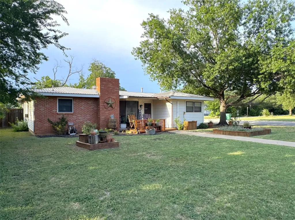 313 Miami Coleman TX 76834